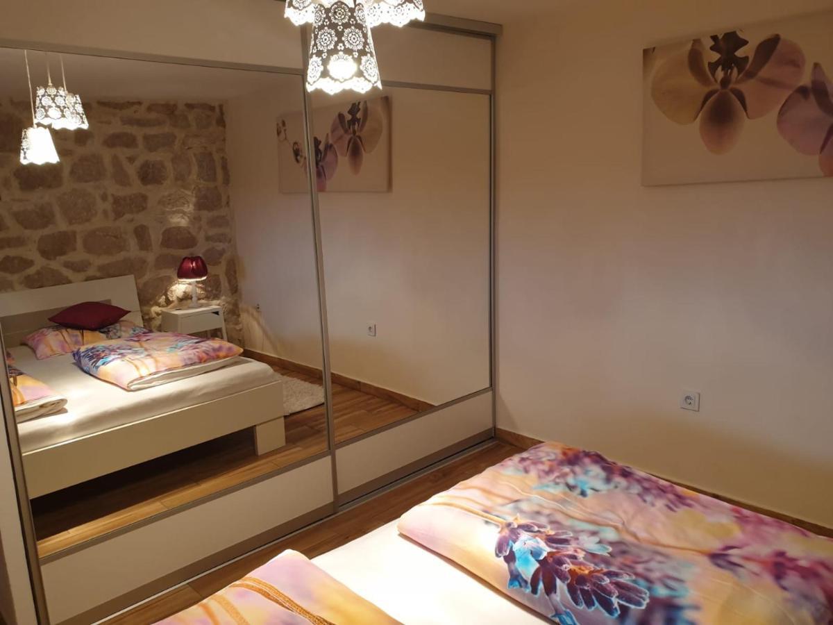 Apartment Peky Раб Екстериор снимка